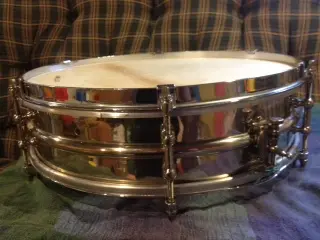1920'S Ludwig snare experts wanted.
