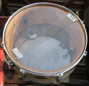 Unidentified MIJ 60's snare, orange sparkle