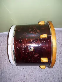 Need help identifying old Leedy wood rim toms