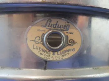 Help in identifying vintage Ludwig snare