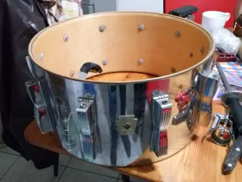 Chrome over wood snare drum