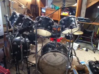 Need help to ID and value my Camco set