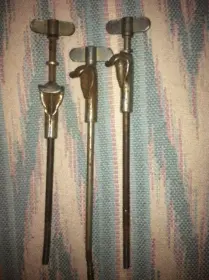 Ludwig lugs, single flange/clips, ego throw