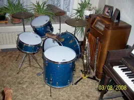 Identifying these Slingerland drums.....