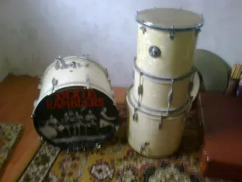 Can anyone identify this kit?