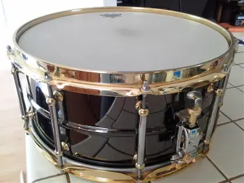 Pearl Steve Ferrone snare drum in near mint condition