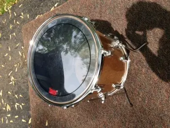 1960's Ludwig 14&quot;x14&quot; floor tom in champagne sparkle, excellent condition