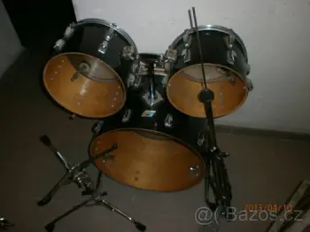How many lugs on 1976 14&quot; Ludwig tom?