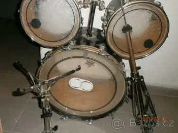 How many lugs on 1976 14&quot; Ludwig tom?
