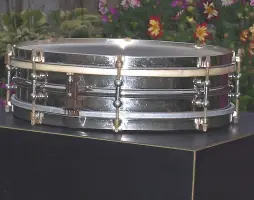 Need Help Identifying This Ludwig Snare