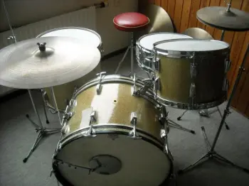 50's WFL Ludwig gold sparkle kit