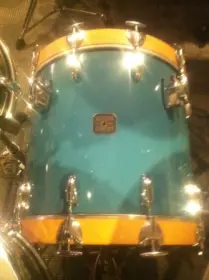 Ideas on 20&quot; floor tom convert to Bass