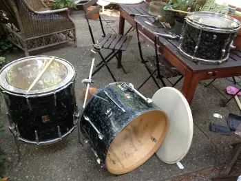 Vintage Premier with cracked shell! and mold!