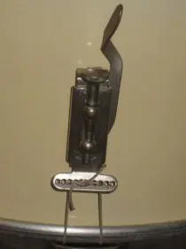 1940s WFL Throw p-83 (long handle)