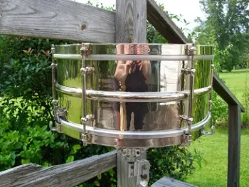 Vintage Ludwig snare ???