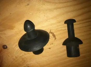 Rubber mounted-cymbal rod tops. Trixon