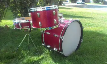 Vintage pearl drum set