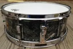 60's Ludwig Pioneer snare drum in Black Diamond Pearl, clean!