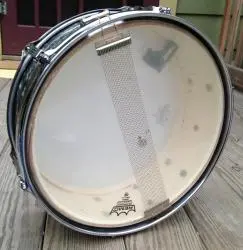 60's Ludwig Pioneer snare drum in Black Diamond Pearl, clean!