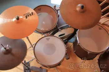 Paiste 602 rivet holes - original?