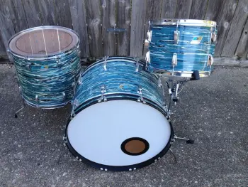 Ludwig 70s 3-Ply Bowling Ball Blue Oyster 24-14-18