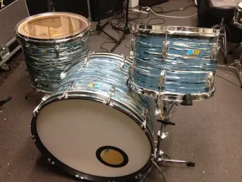 Ludwig 70s 3-Ply Bowling Ball Blue Oyster 24-14-18
