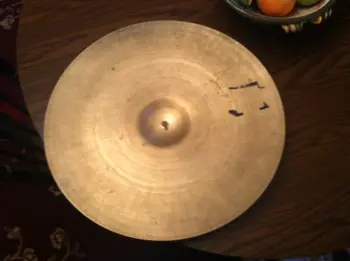 can anyone tell me what this cymbal is?