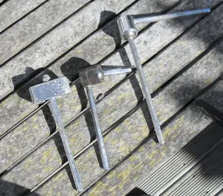 What stencil kit has the most flexible tom mount?