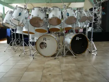 Unusual drum set up