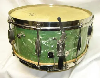 Anyone here get the sea green pearl RK snare on ebay today?