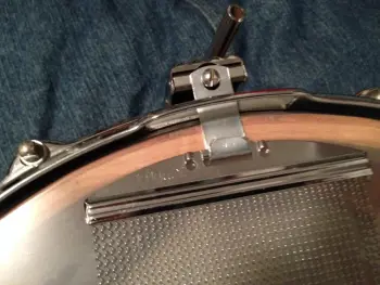 Slingerland snare wires with clamshell strainer