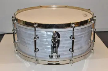 6.5 x 14 Tommy Wells Solid Shell Cherry Snare in White Pearl, Vintage Trimmings