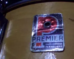 Help dating my vintage premier kit please!