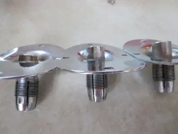 Rogers plates/mounting screw questions..