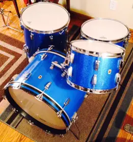 FOR SALE: Vintage Late 1960s Ludwig Classic in Blue Sparkle Set