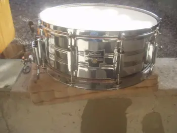 NEW SOUND DE LUXE Snaredrum does anyone knows something?