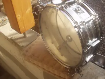 NEW SOUND DE LUXE Snaredrum does anyone knows something?