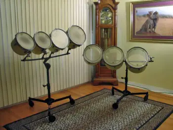 interesting kit incl fiberglass toms like ringo, blaine and kc