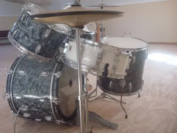 Please help me identify this Ludwig set.