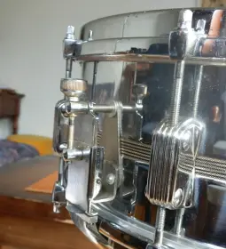 Hollywood metal snare drum