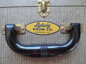 Lud RED  VELVET plush lined case for 13 snare!