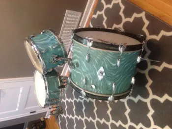 Gretsch 60's Round Badge 20&quot;, 12&quot;, 14&quot; Snare. Aqua Satin Flame.