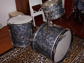 Ludwig clubdate 3 piece kit black diamond pearl