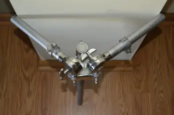 Strange 70's Rogers tom arm post Help please