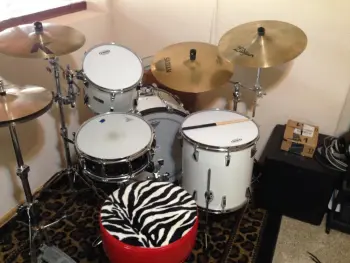 Premier (?) Bass Drum???