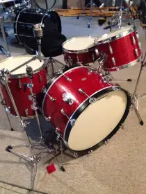 Slingy Radio kings in red sparkle