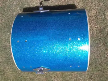 gretsch tack badge blue glitter floor tom for a red vista floor