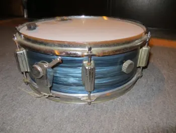 2 snares no brand, any idea?