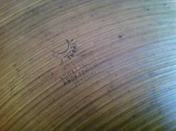 help identify this cymbal?!