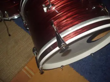 Help with identifying Drumset!